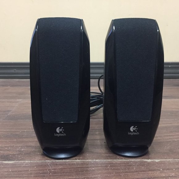 Logitech S-220 2.1 Stereo Computer Speakers - Picture 11 of 15